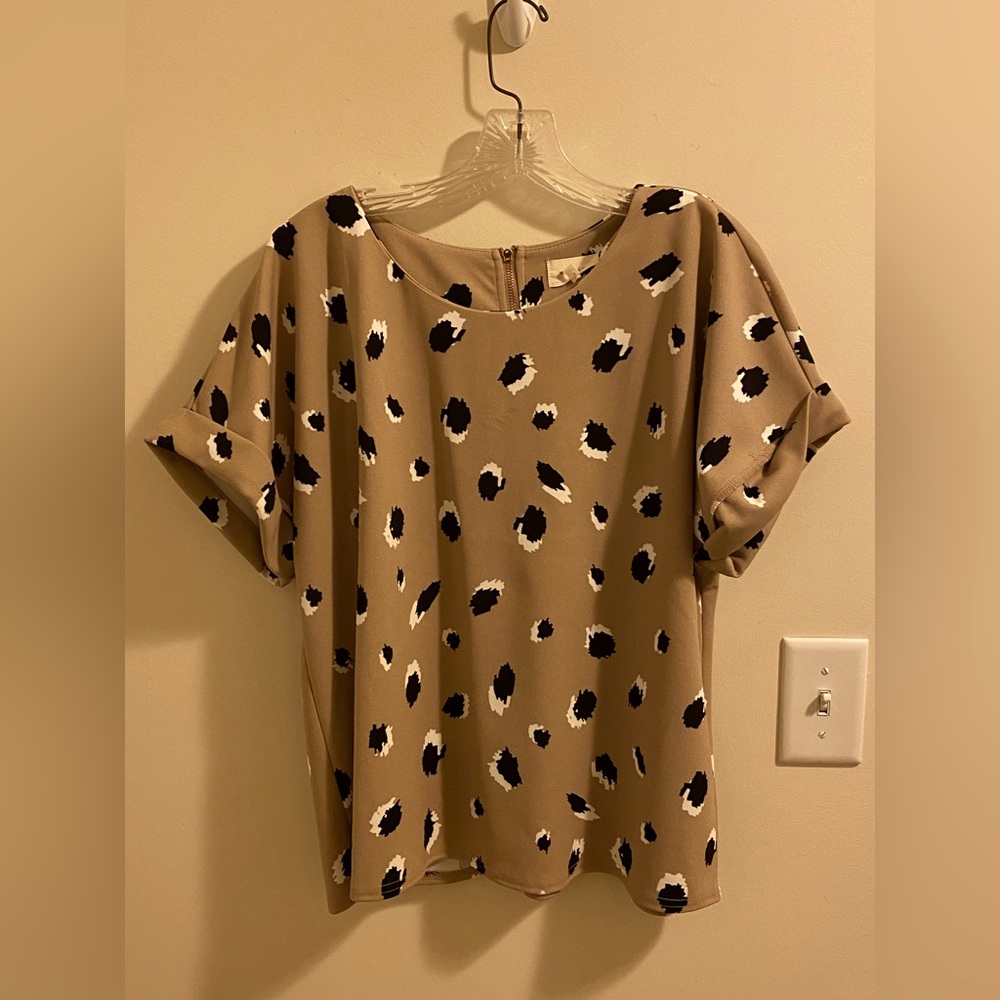 Melloday tan print career blouse size L
